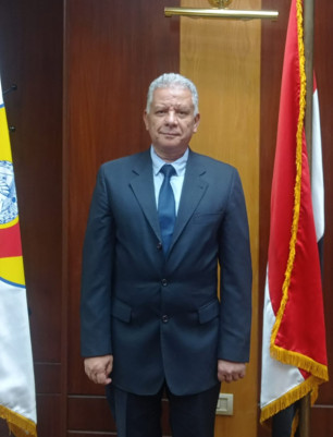 اﻷﺳﺘﺎﺫ / حسام الدين مصطفى عباس